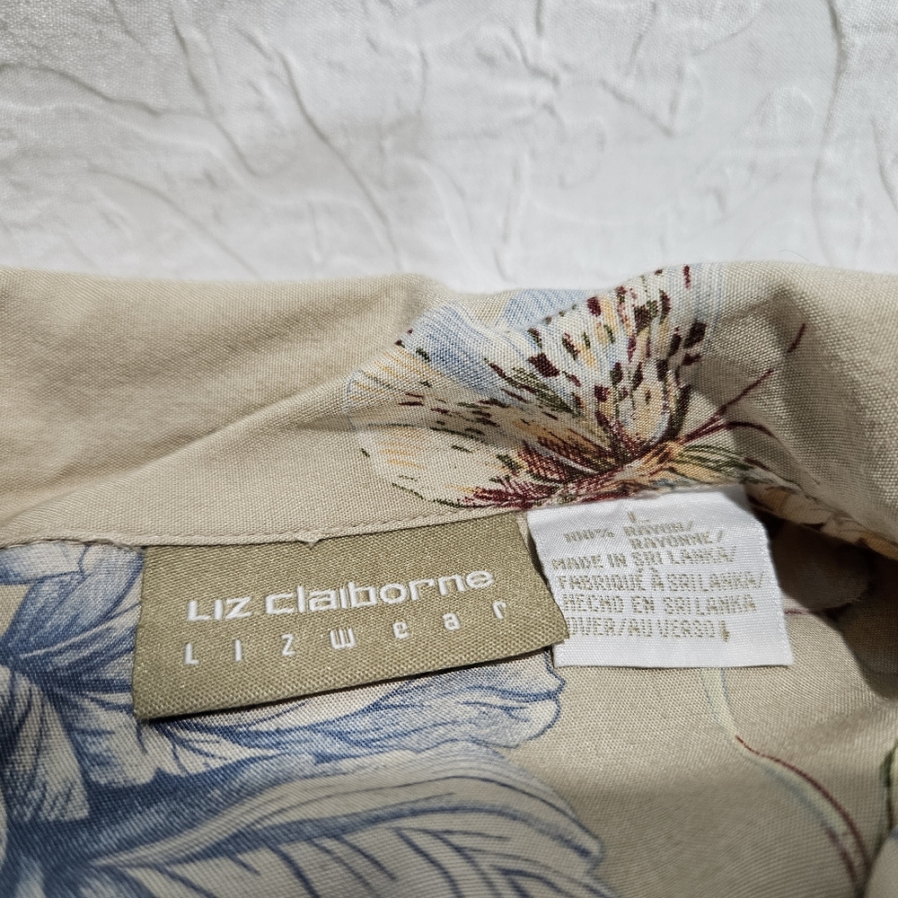 Liz Claiborne Floral Button Top - Picture 5 of 8
